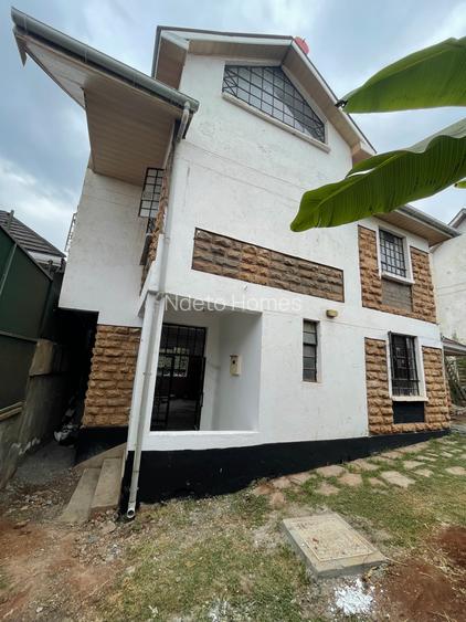 4 Bed Townhouse with En Suite at Kerarapon