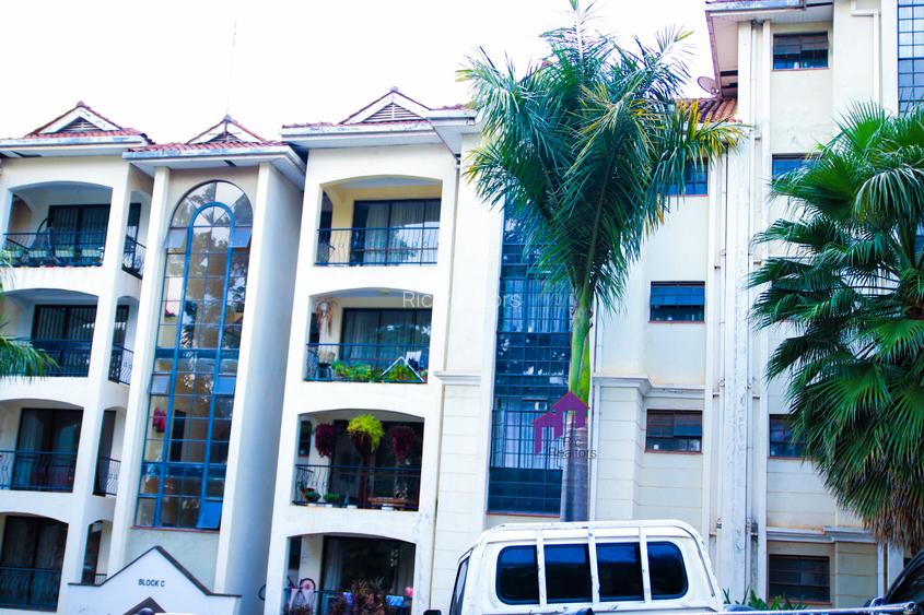 3 Bed Apartment with En Suite in Lavington