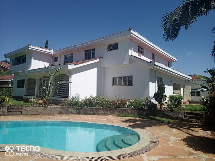 5 Bed House with En Suite at Off Runda Grove