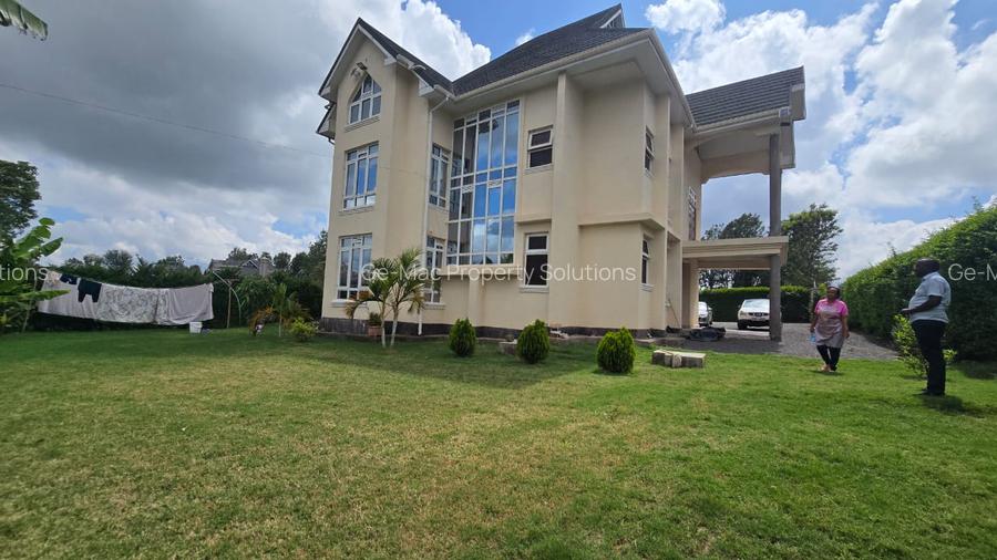 5 Bed House with En Suite in Runda