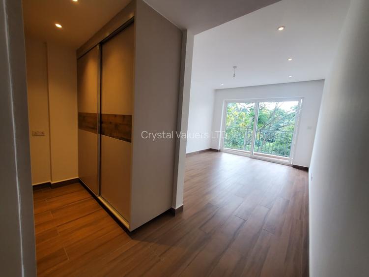 5 Bed Apartment with En Suite in General Mathenge