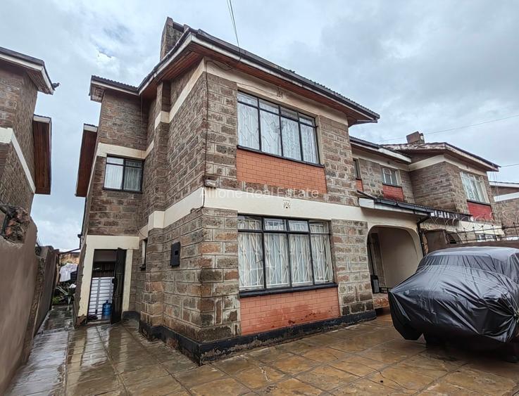 4 Bed Townhouse with En Suite at Near Boma Hotel