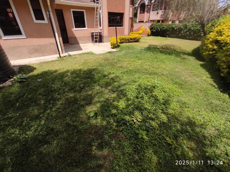 4 Bed Townhouse with En Suite in Lavington 4 Bed Townhouse with En Suite in Lavington