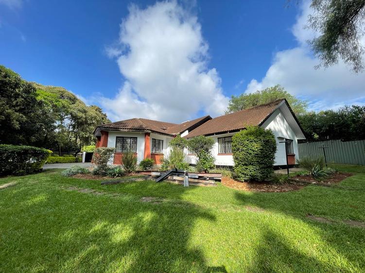 5 Bed House with En Suite in Lavington