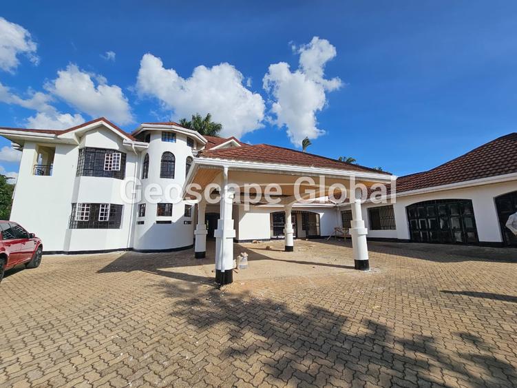5 bed house with en suite in nyari