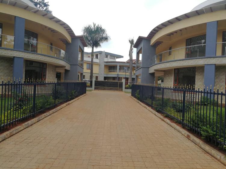 5 Bed Villa with En Suite at Lavington