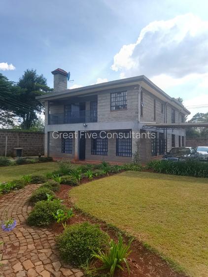 5 Bed Villa with En Suite in Runda