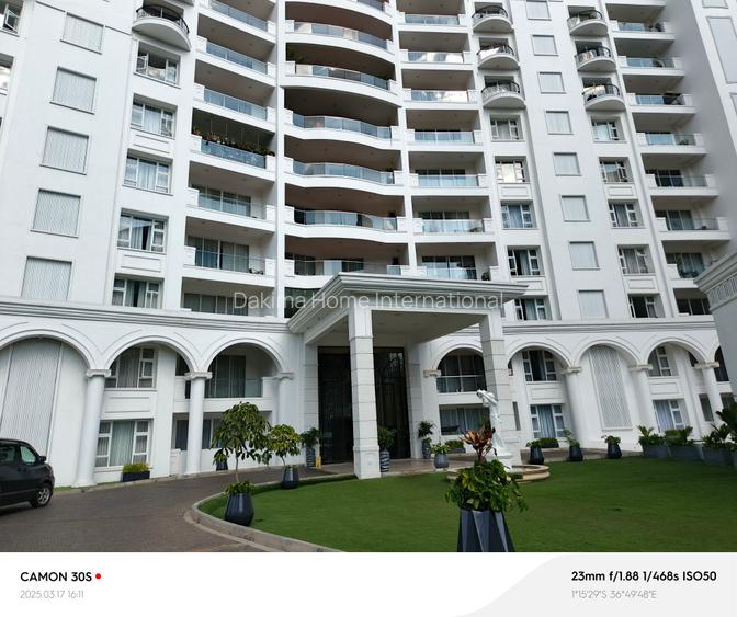 Furnished 2 Bed Apartment with En Suite in Parklands