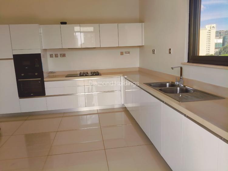 3 Bed Apartment with En Suite at Parklands