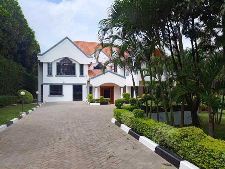 5 Bed House with En Suite in Runda