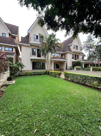 4 Bed Townhouse with En Suite in Lavington