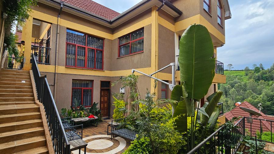 5 bed house with en suite at runda