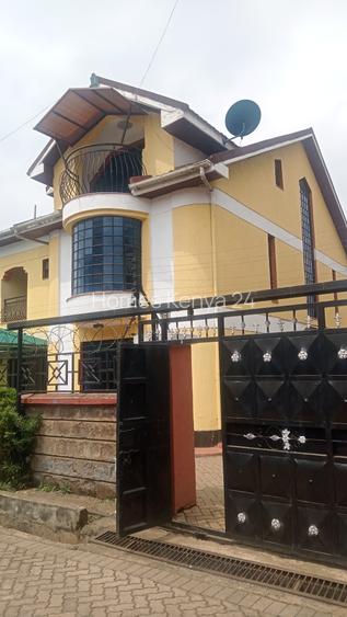 5 Bed House in Banana