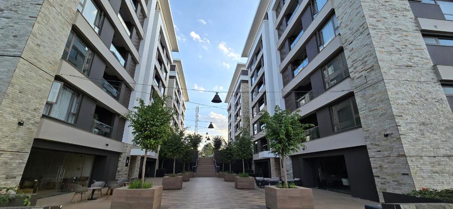 Serviced 2 Bed Apartment with En Suite at Red Hill