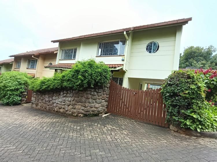 3 Bed Townhouse with En Suite in Riverside 3 Bed Townhouse with En Suite in Riverside
