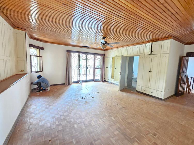 5 Bed House with En Suite in Runda – pohled 4