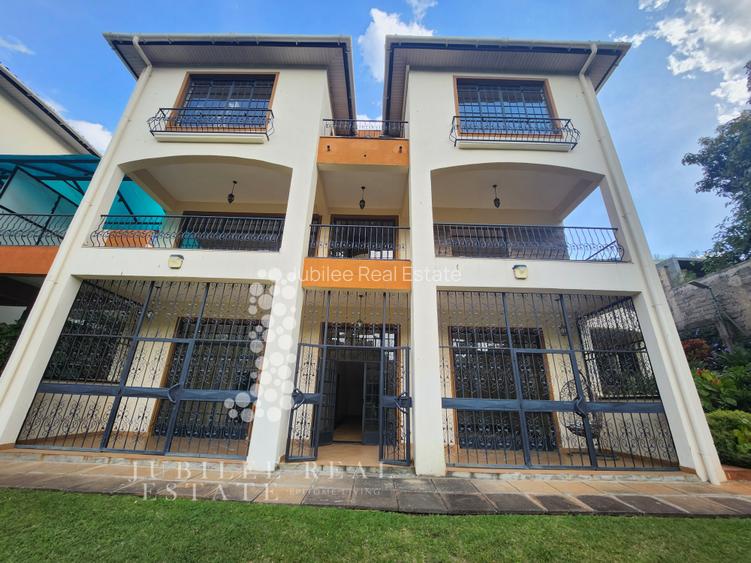 5 Bed Townhouse with En Suite in Lower Kabete