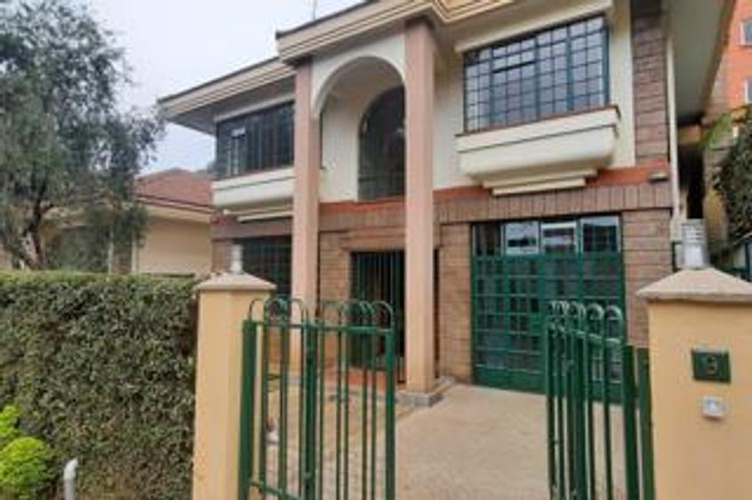 4 Bed Townhouse with En Suite at Brookside Drive