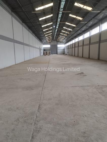 13,200 ft² Warehouse with Cctv at North Airport Rd.