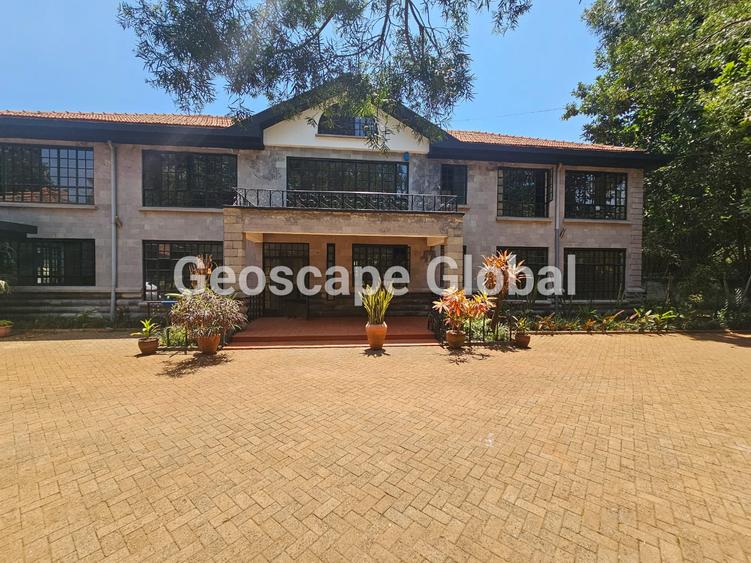 5 Bed House with En Suite in Runda