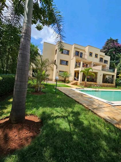 4 Bed House with En Suite in Runda 4 Bed House with En Suite in Runda