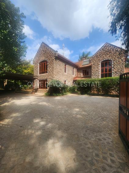 5 Bed Villa with En Suite in Karen