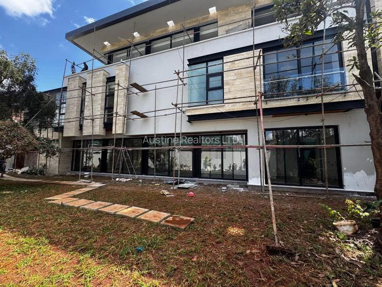 5 Bed Villa with En Suite at Grevilea Groove