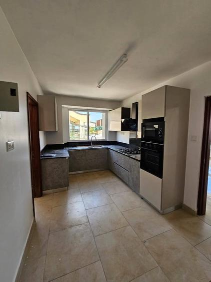 3 Bed Apartment with En Suite in Westlands Area 3 Bed Apartment with En Suite in Westlands Area