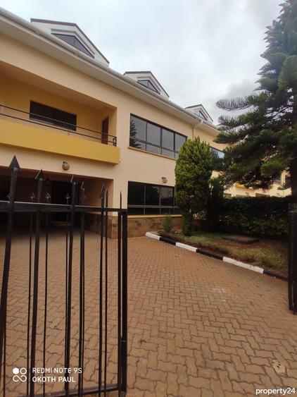 5 Bed Townhouse with En Suite in Lavington 5 Bed Townhouse with En Suite in Lavington