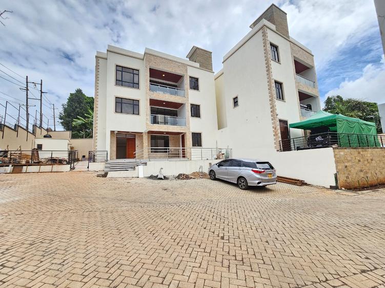 5 Bed House with En Suite in Kyuna