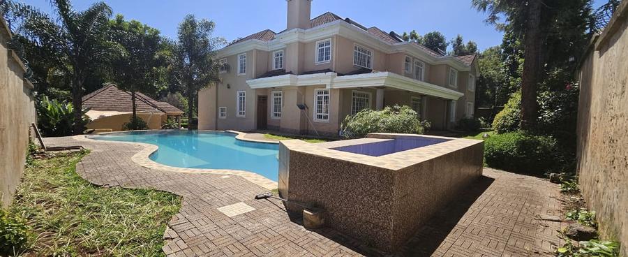 6 Bed House with En Suite in Runda 6 Bed House with En Suite in Runda