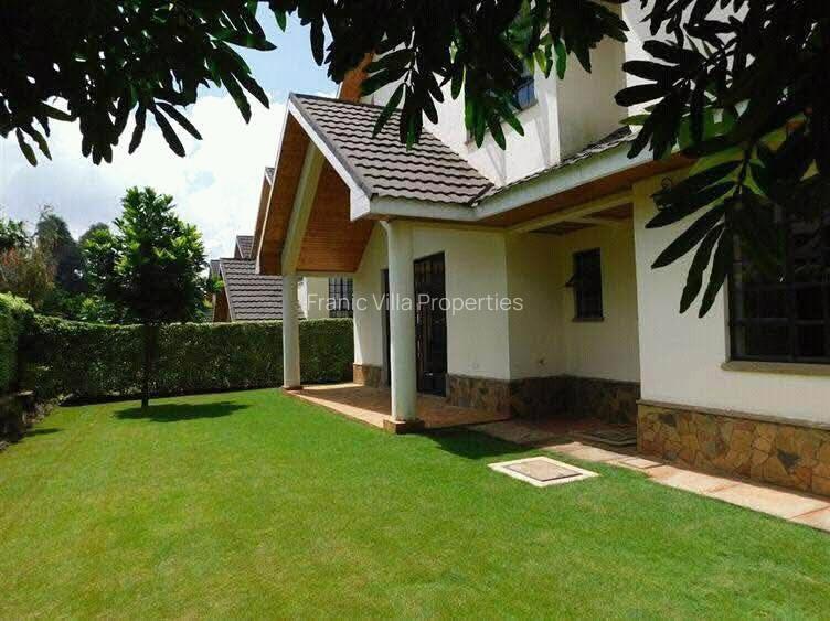 4 Bed Villa with En Suite at Summer Field