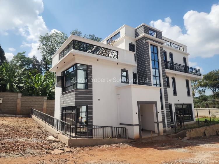5 Bed House with En Suite in Lavington