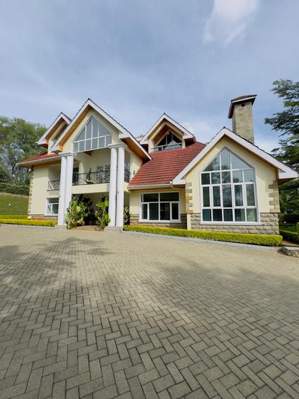 5 Bed House with En Suite at Mimosa Drive 5 Bed House with En Suite at Mimosa Drive