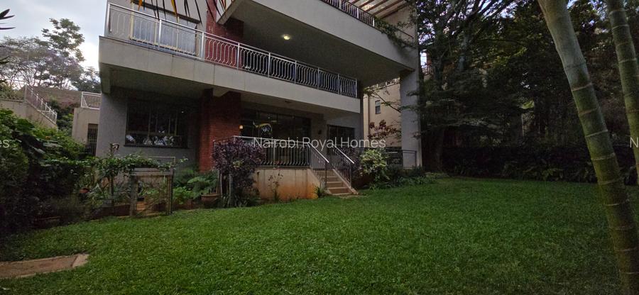 5 Bed Townhouse with En Suite at Lavington Green