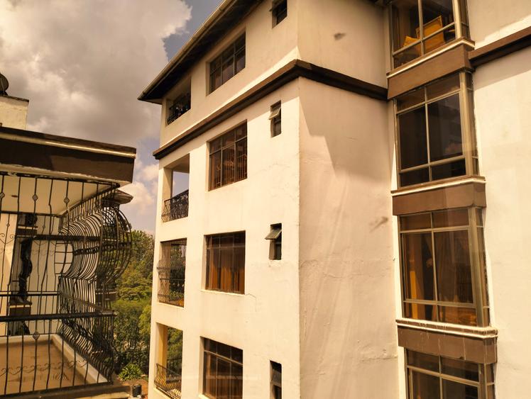 3 Bed Apartment with En Suite in Lavington