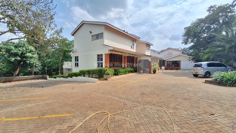 6 Bed House with En Suite at Whispers Avenue