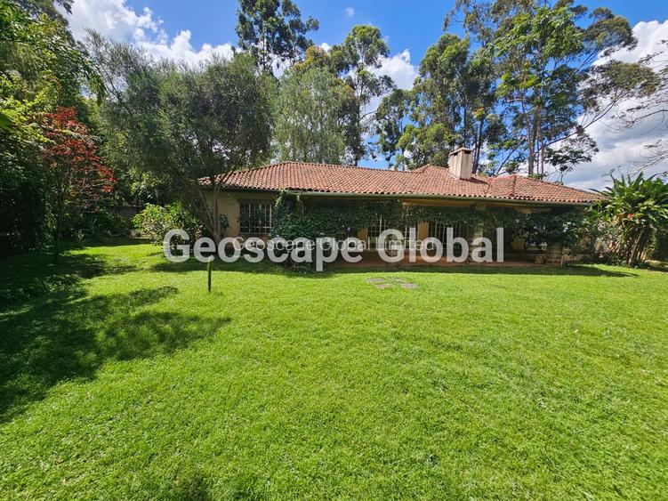 4 Bed House with En Suite in Ridgeways