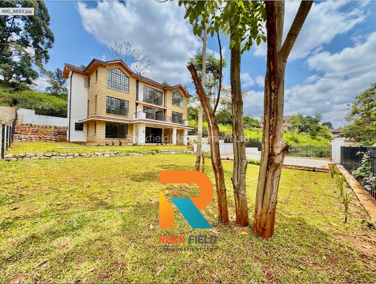 4 Bed Townhouse with En Suite in Rosslyn