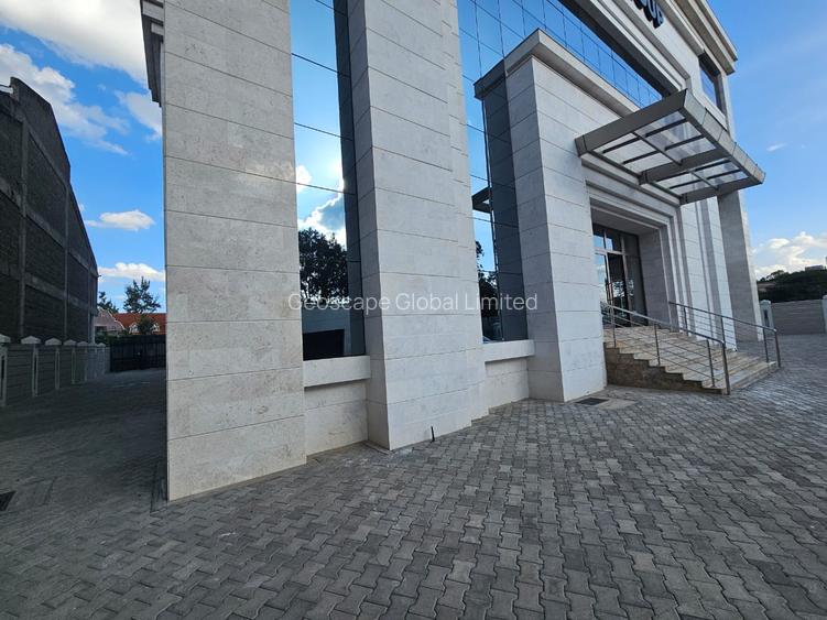 5,598 ft² Office with Parking in Karen