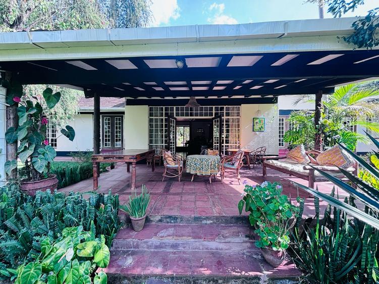 3 bed townhouse with en suite at loresho cresent