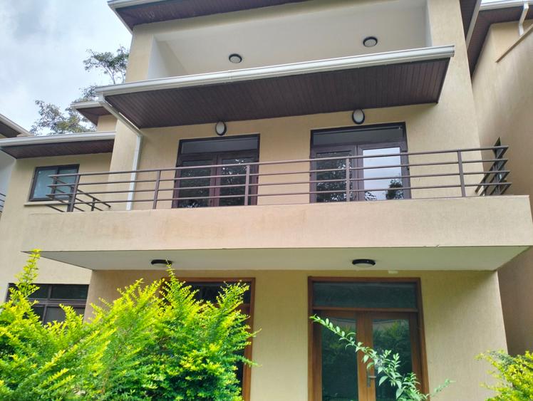 5 Bed Townhouse with En Suite in Lavington