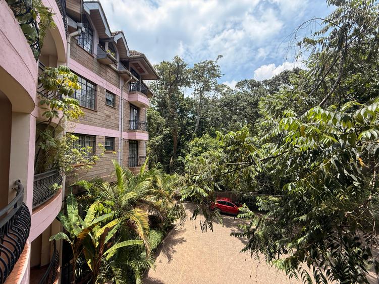 3 Bed Apartment with En Suite in Riverside 3 Bed Apartment with En Suite in Riverside