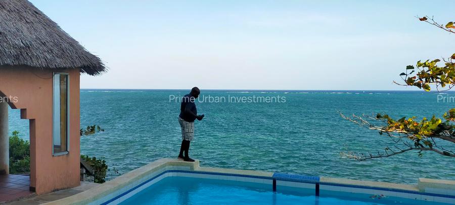 4 Bed Villa with En Suite in Kikambala