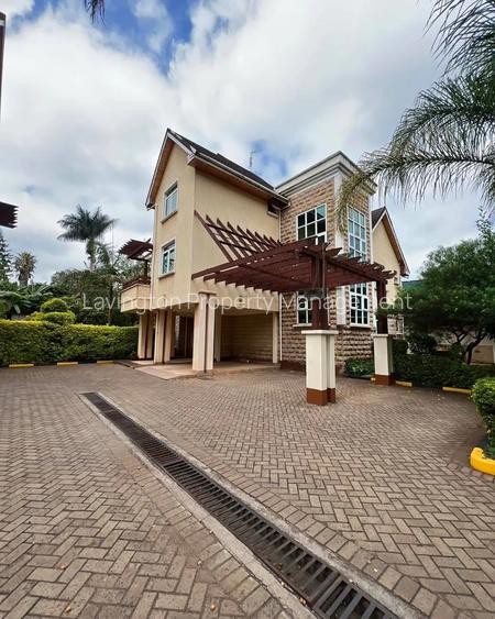 5 Bed Townhouse with En Suite at Lavington Green