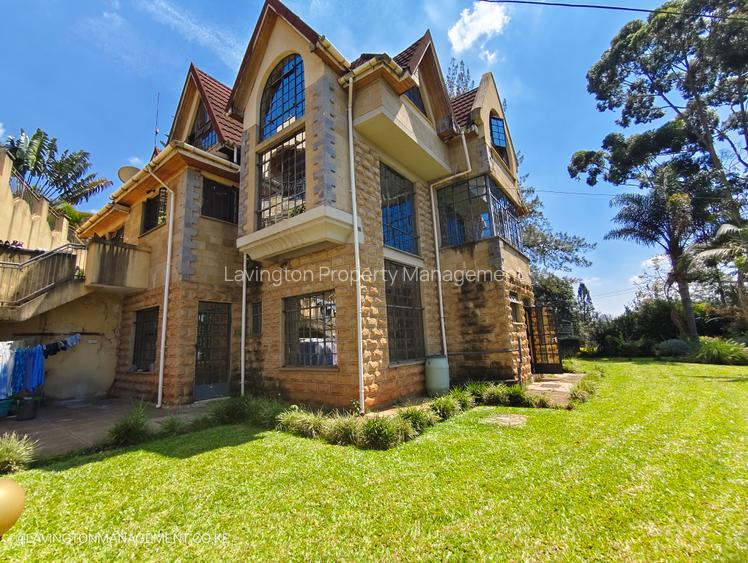 5 Bed Townhouse with En Suite at Lavington Green