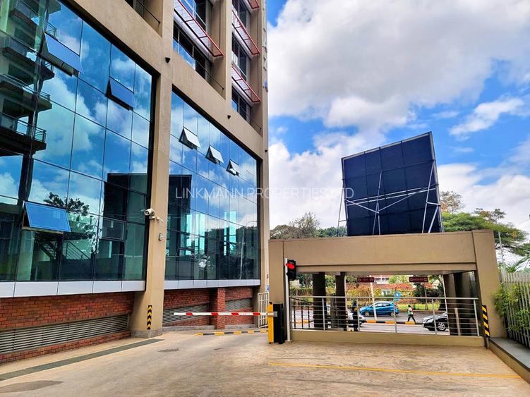 4,100 ft² Office with Service Charge Included in Parklands