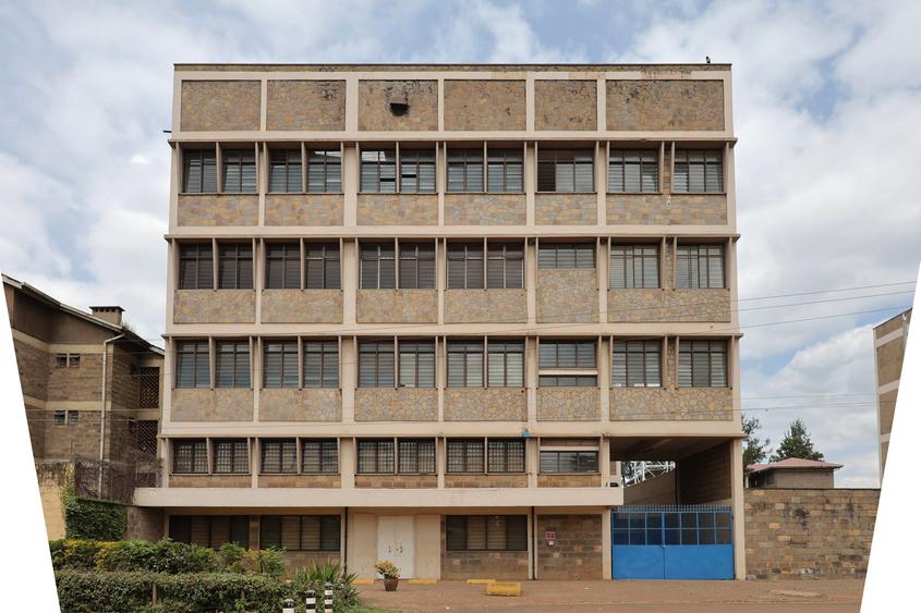 4,830 ft² Office with Service Charge Included in Industrial Area 4,830 ft² Office with Service Charge Included in Industrial Area