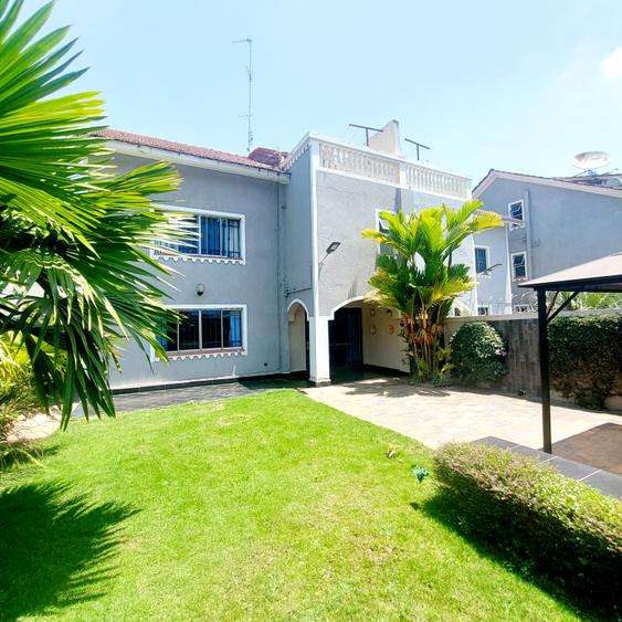 5 Bed Townhouse with En Suite at Lavington