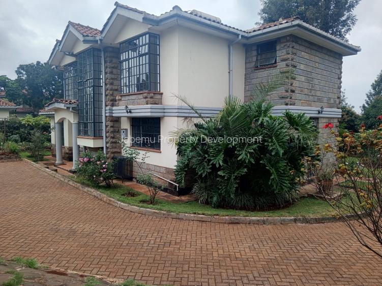 4 Bed Townhouse with En Suite in Rosslyn